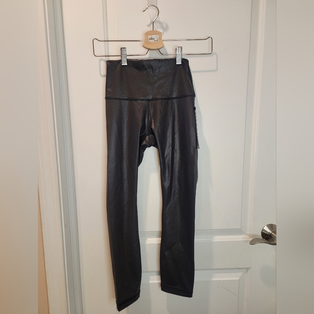 NWTLululemon Special Edition Wunder Under HR Crop 23" FLux In Shiny Black Size 2